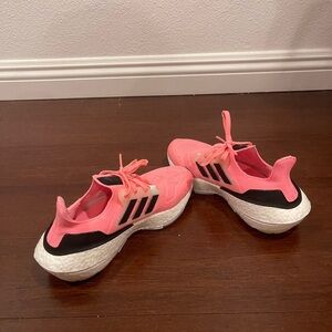 guc Adidas ultraboost women’s Sneakers in Pink and Black 6